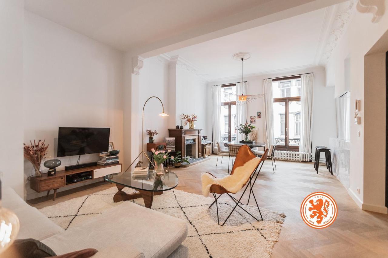 Traditional Chic, High Ceilings' Apt Aircos And Garage Amberes Exterior foto